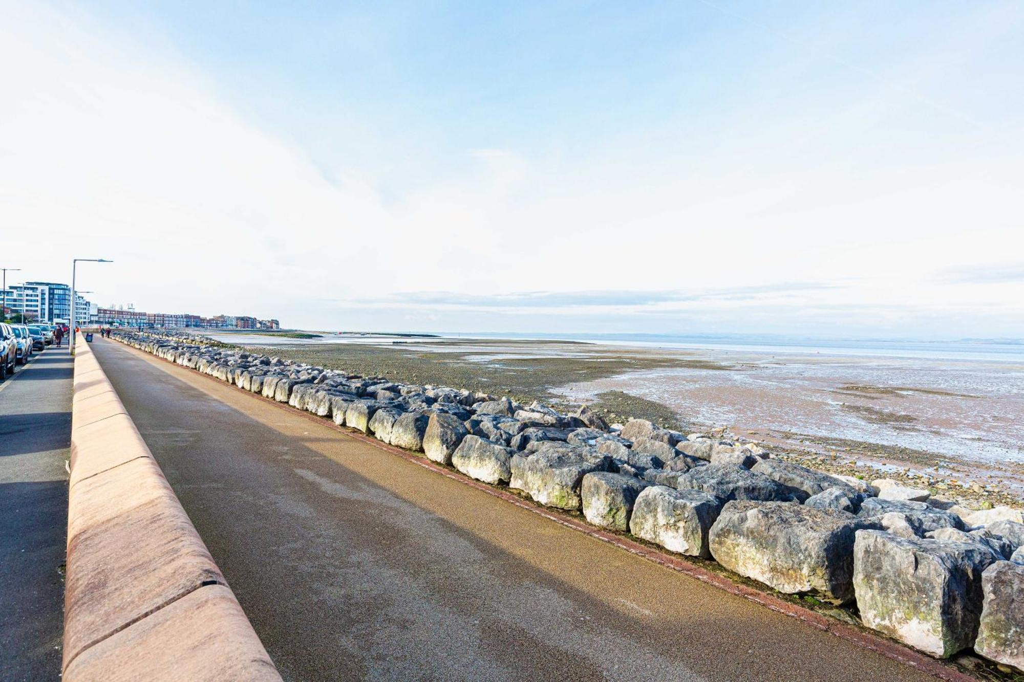 Seafront Apartment - Sleeps 6 - Gateway To The Lake District - Brand New มอร์คัมบ์ ภายนอก รูปภาพ